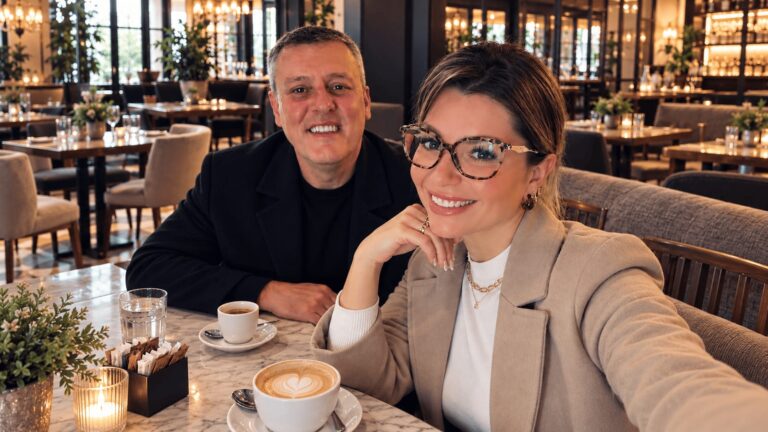 Jair e Cristiane, sócios e fundadores da De Carli Imóveis, especializada no mercado imobiliário da Serra Gaúcha.